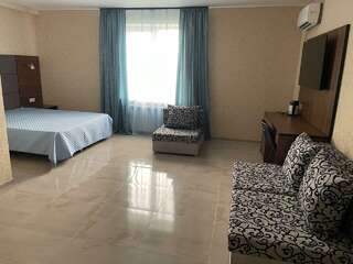 Гостиница Шоколад Новороссийск Двухместный номер Делюкс с 1 кроватью-4