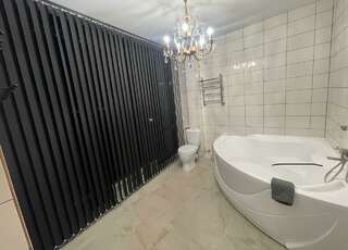 Гостиница Шоколад Новороссийск 4-местный номер люкс-4