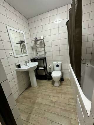 Гостиница Шоколад Новороссийск Номер делюкс с 1 двуспальной кроватью-17